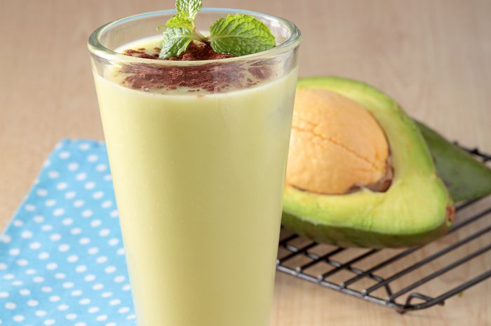 membuat jus alpukat susu