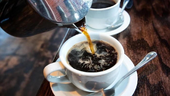 membuat kopi susu tubruk