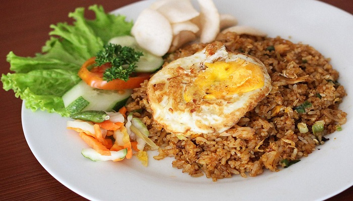 modal usaha nasi goreng gerobak dan keuntungannya