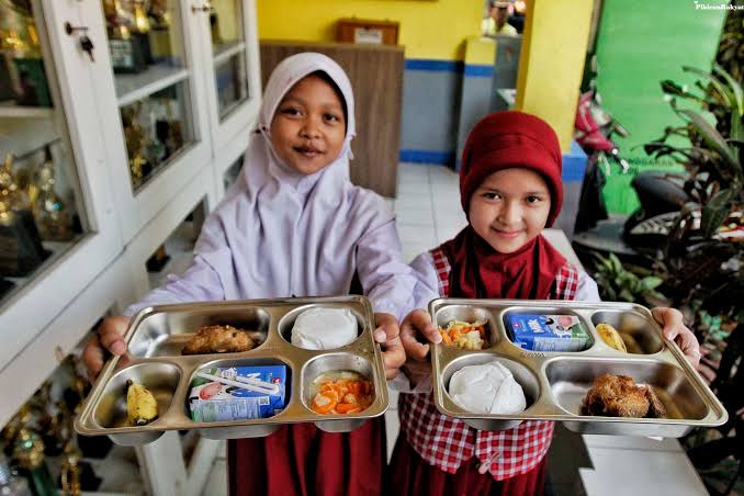 monitoring konsumsi makanan siswa sekolah