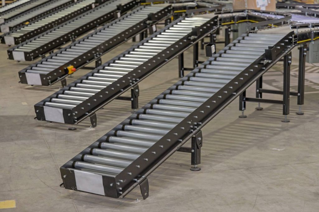 Keunggulan Menggunakan Roller Conveyor Industri