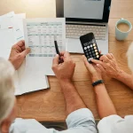 Cara mencatat pemasukan dan pengeluaran usaha dengan pemilik bisnis mencatat transaksi keuangan