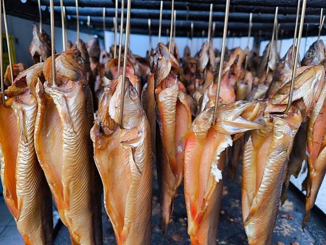 berapa suhu untuk mengasap ikan